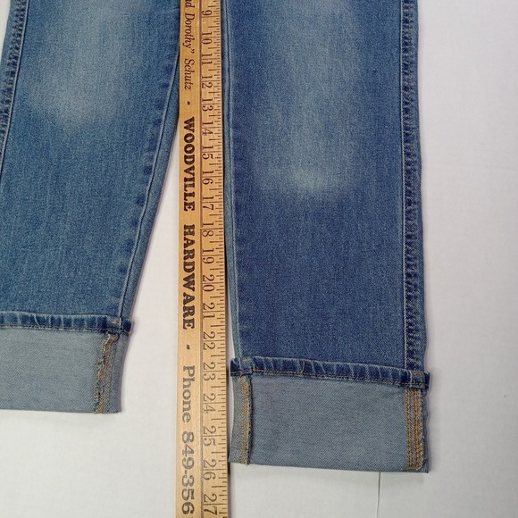 Levi Strauss Women's Mid Rise Boyfriend Jeans Sz 2 26x26 Blue Dark Wash Stretch - Picture 4 of 11
